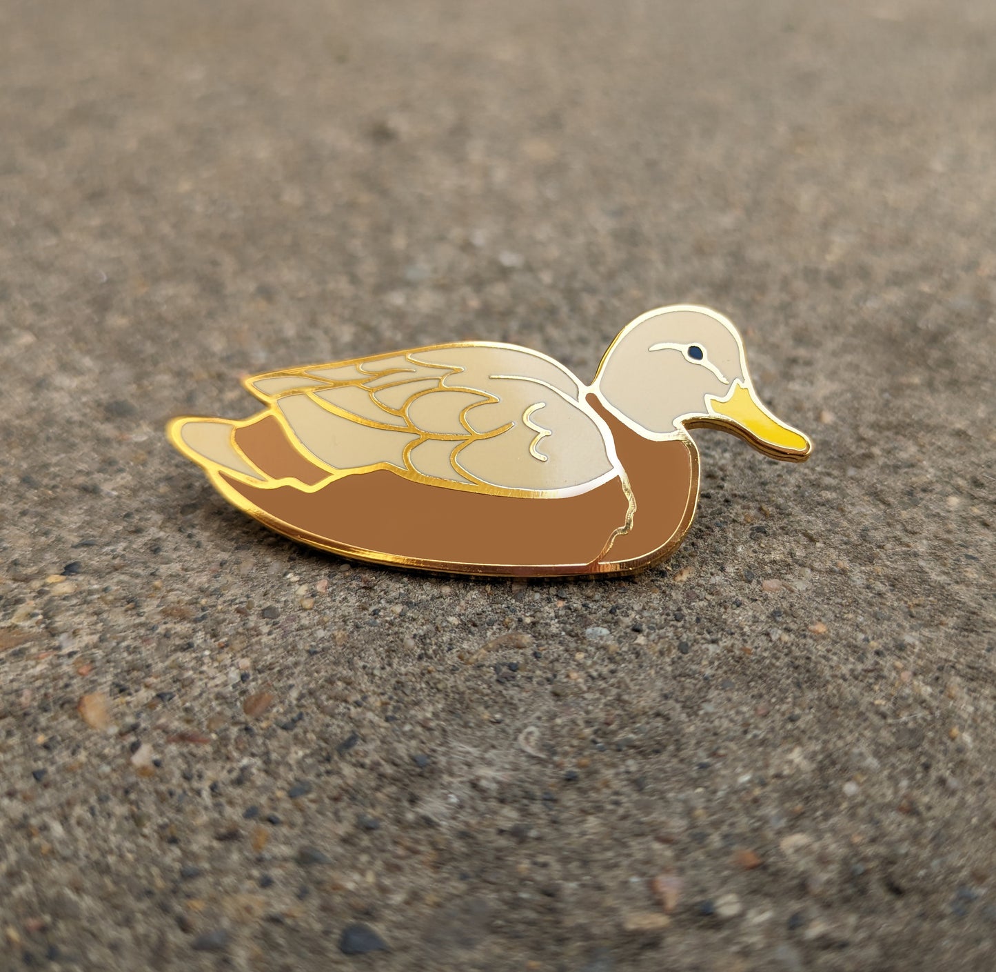 Mallard Female - hard enamel Pin in Gold