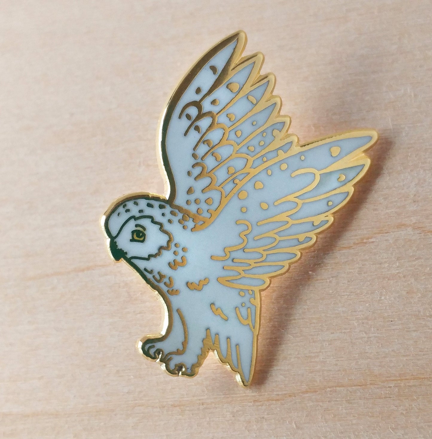 Snowy Owl - Cloisonne (hard enamel) Pin in Gold