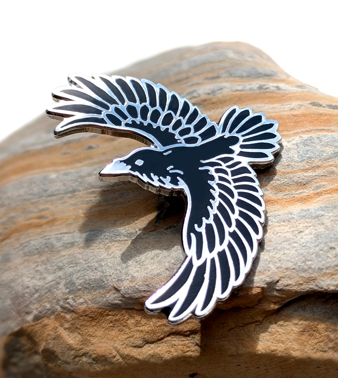 Raven - hard enamel Pin in Gold