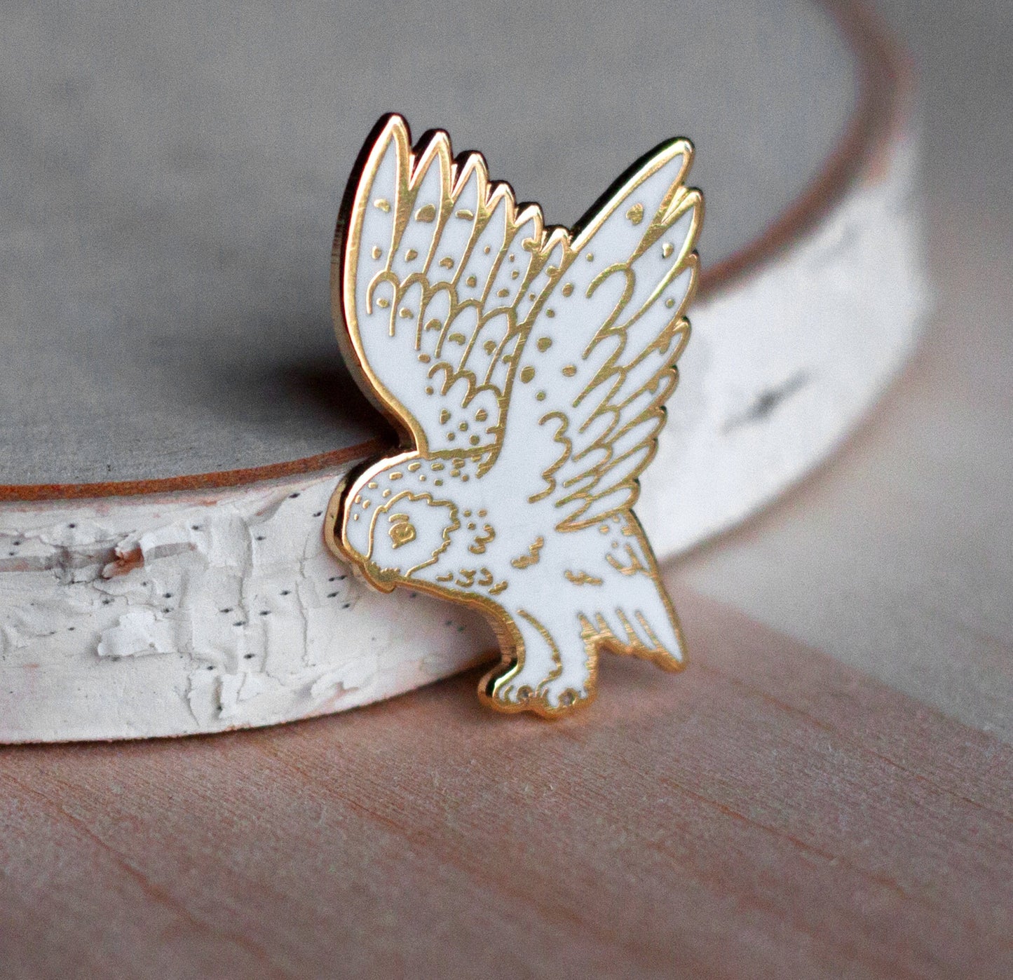 Snowy Owl - Cloisonne (hard enamel) Pin in Gold