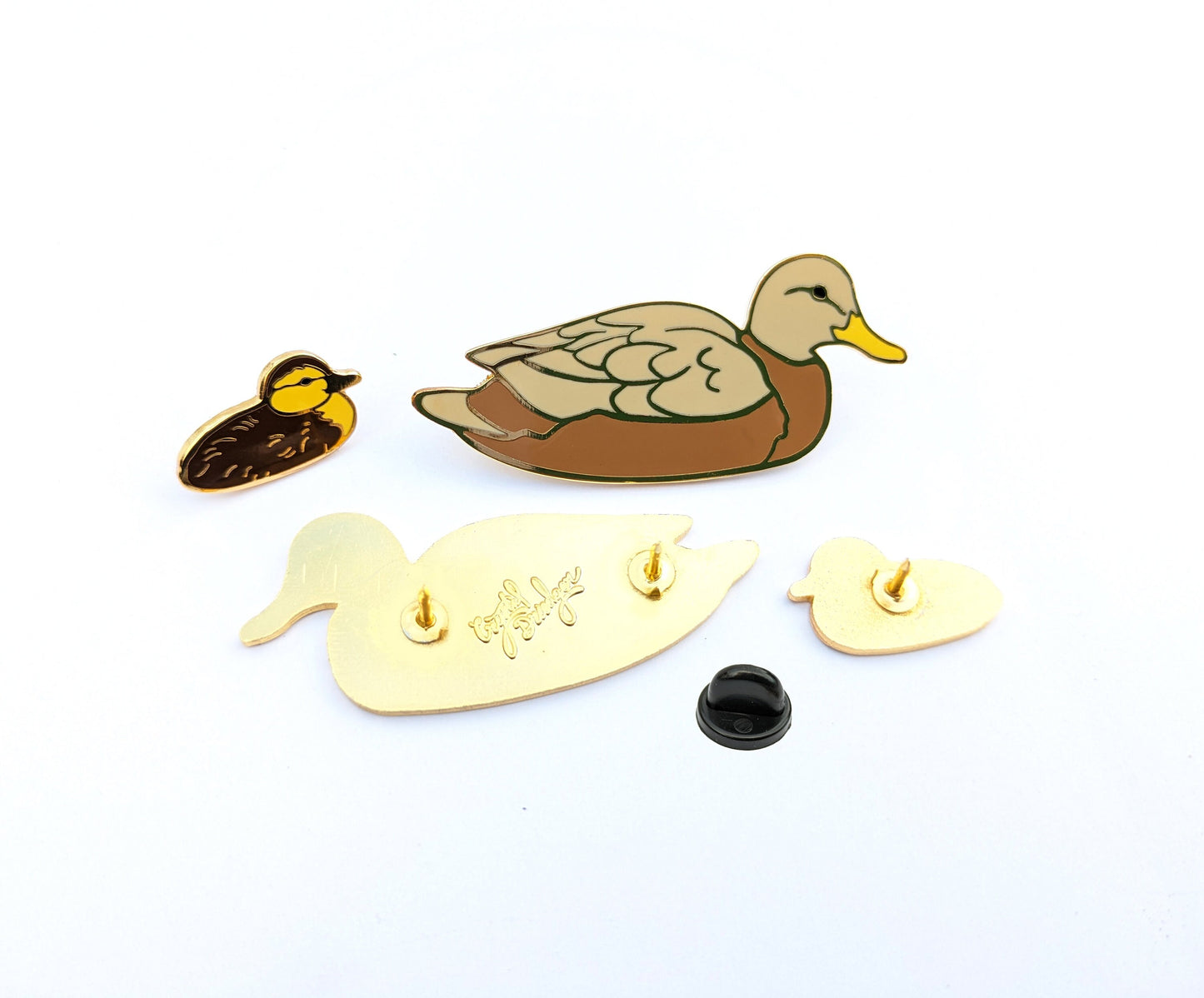 Mallard Female - hard enamel Pin in Gold