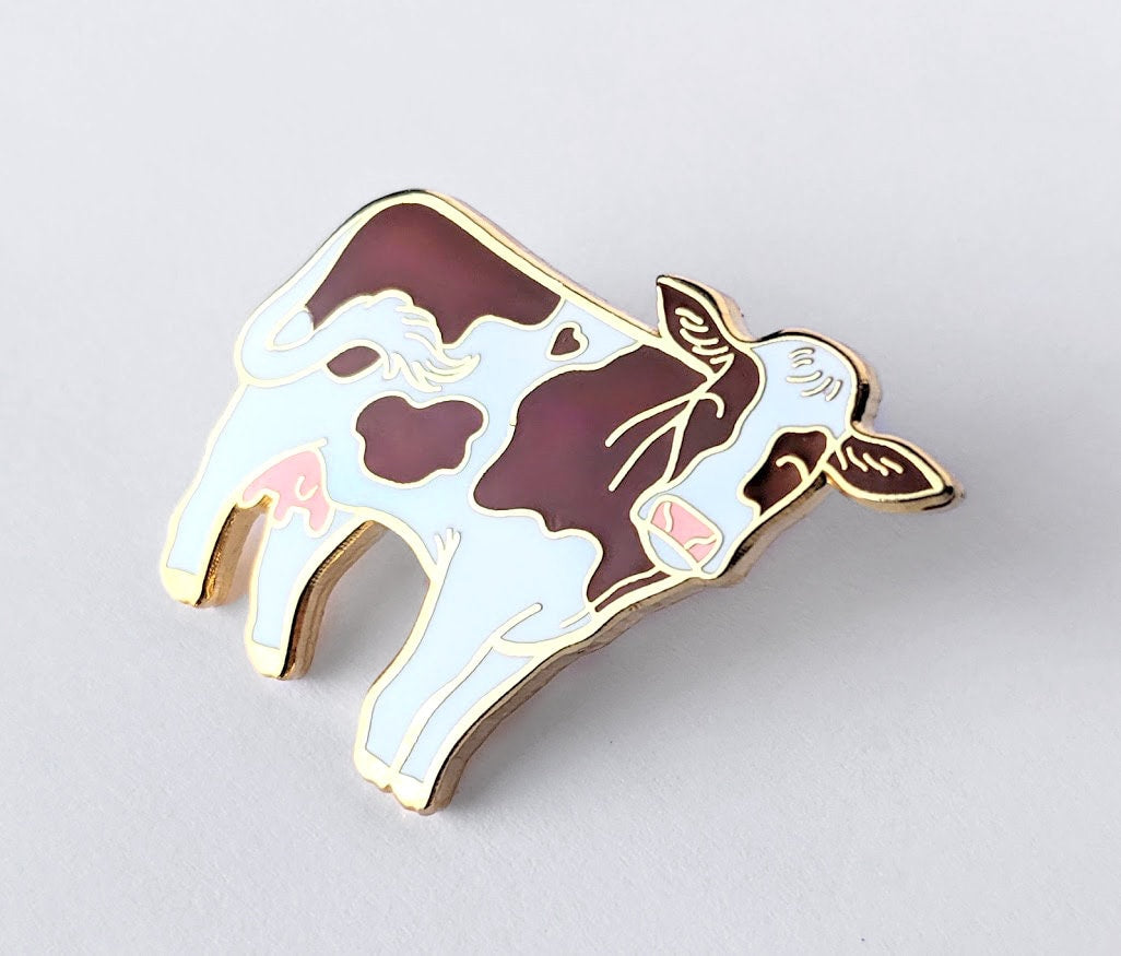 Brown Spotted Cow ("Suzy") - hard enamel Pin in Gold