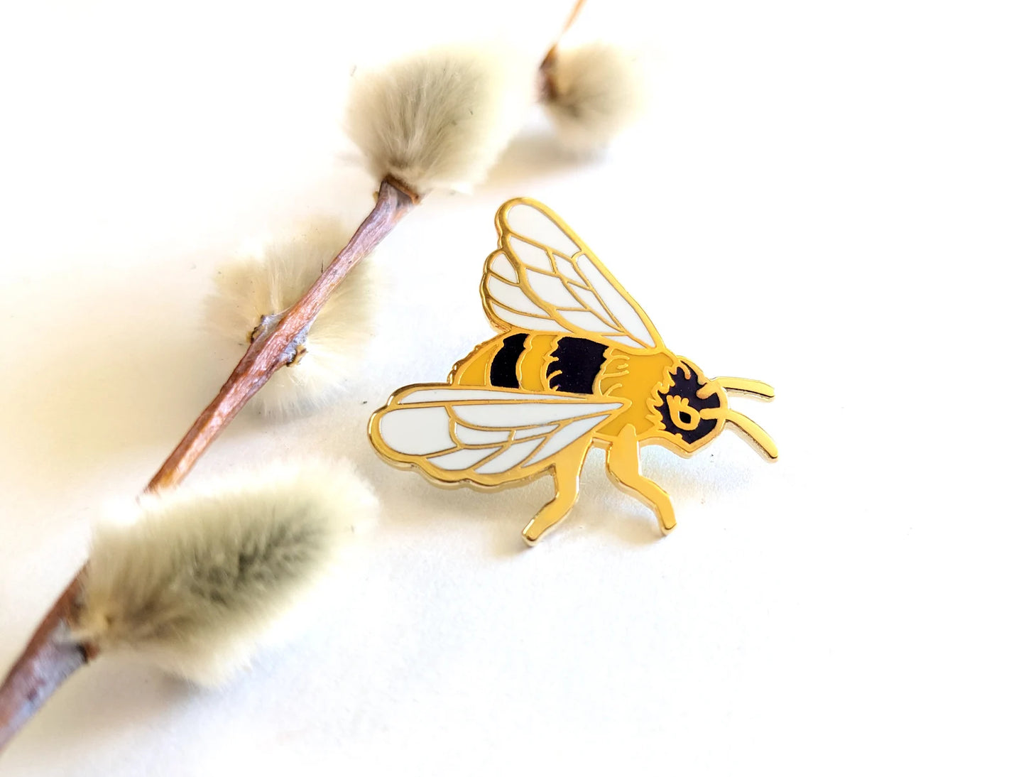 Honey Bee - hard enamel Pin in Gold